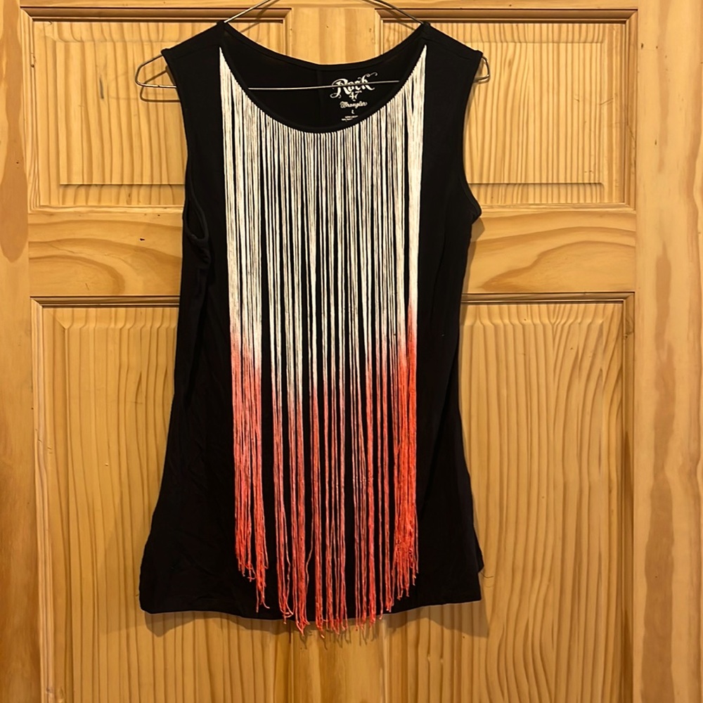 Ladies wrangler tank, black with with and pink fringe. Size large
